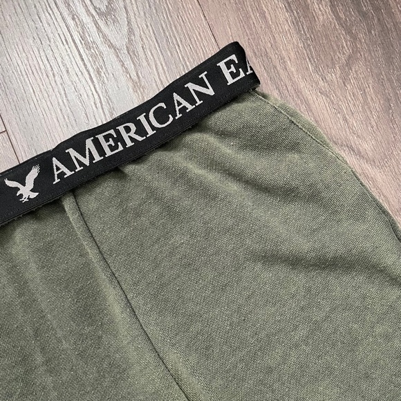 🚨Last Chance🚨 Olive Green Women's Joggers American Eagle - Picture 2 of 8
